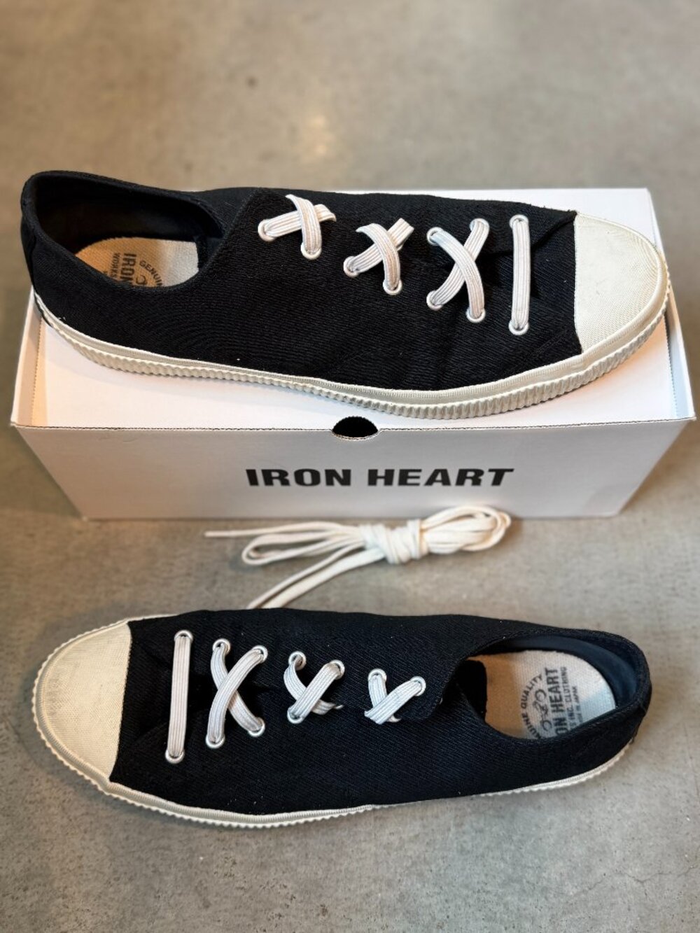Iron Heart 21oz Extra Heavy Denim Sneakers - Low Top, Black -  12 (US) fits 13